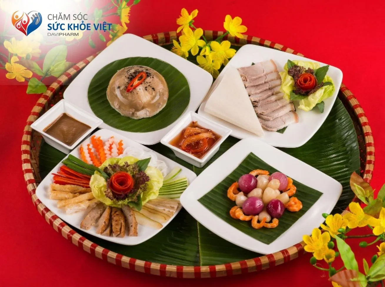 Nhiều món ăn ngày Tết có tính kích thích có thể gây cơn đau dạ dày